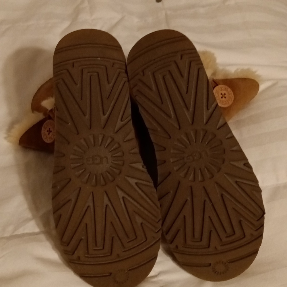 Ugg Boots - image 6
